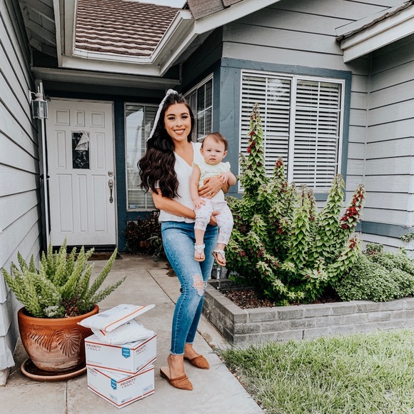 Instagram: @thatposhmom - Picture 7 of 10